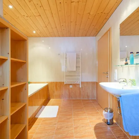 Peter Chalet *